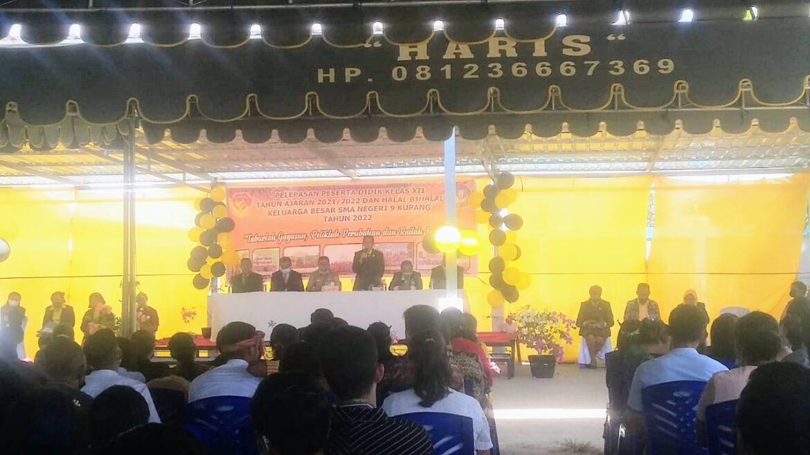 SMAN 9 Kota Kupang Lepas 282 Lulusannya