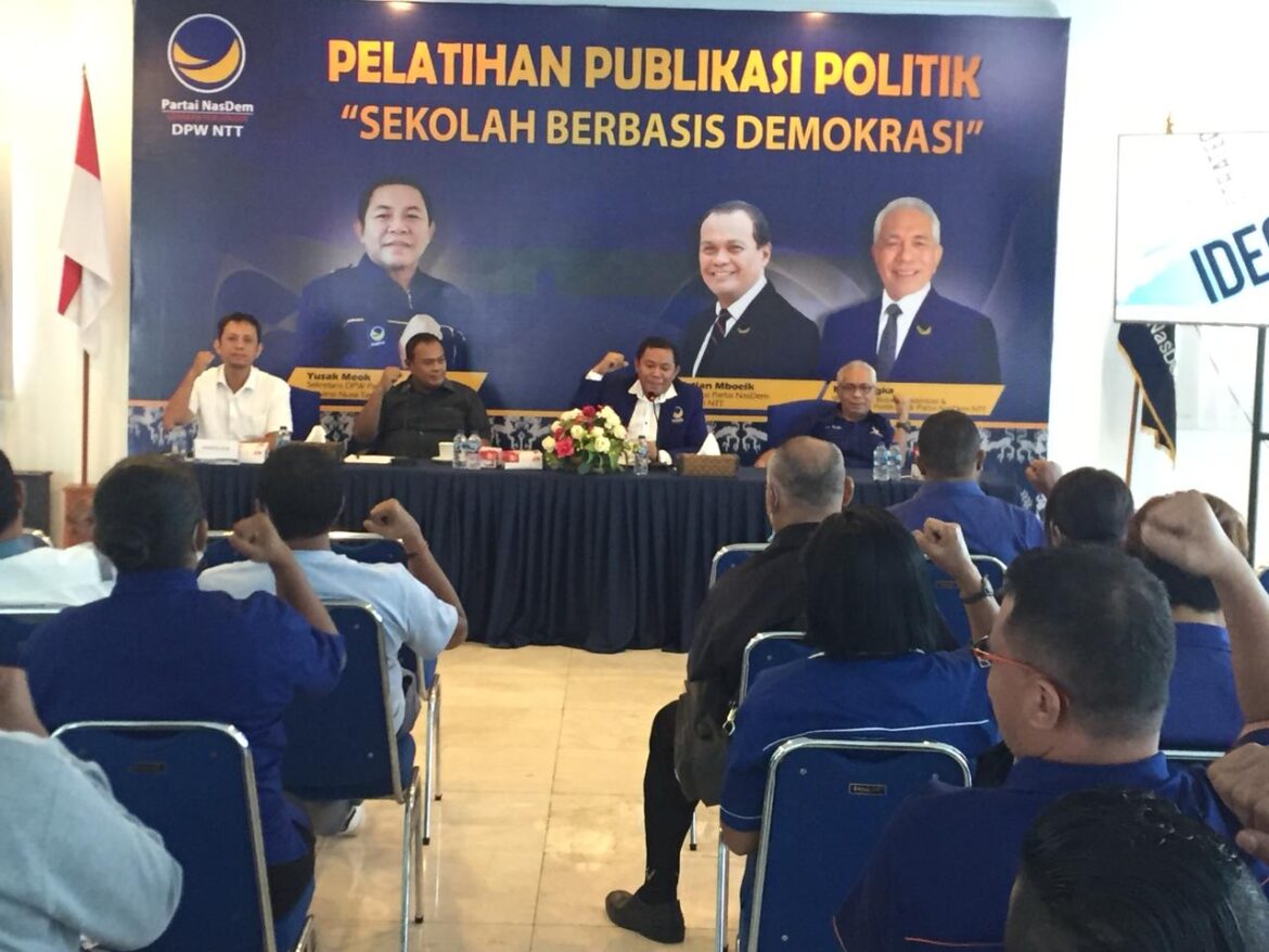 Pengurus DPW NasDem NTT Dibekali Ilmu Publikasi Politik