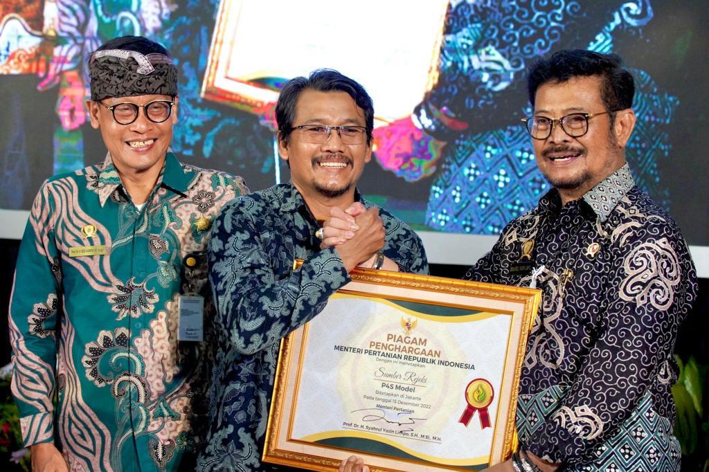 Petani Milenial dan P4S GS Organik di NTT Dapat Penghargaan Dari Mentan RI