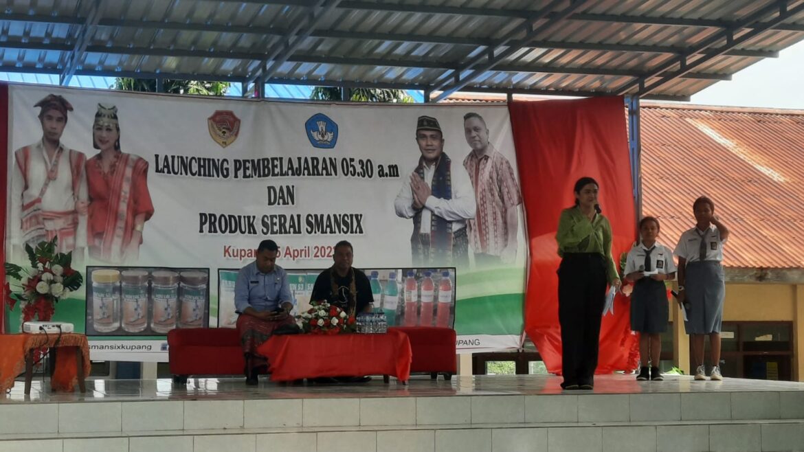 Peduli Pendidikan Bunda Julie Gandeng Edukita Hadirkan English Bootcamp di SMAN 6 Kupang