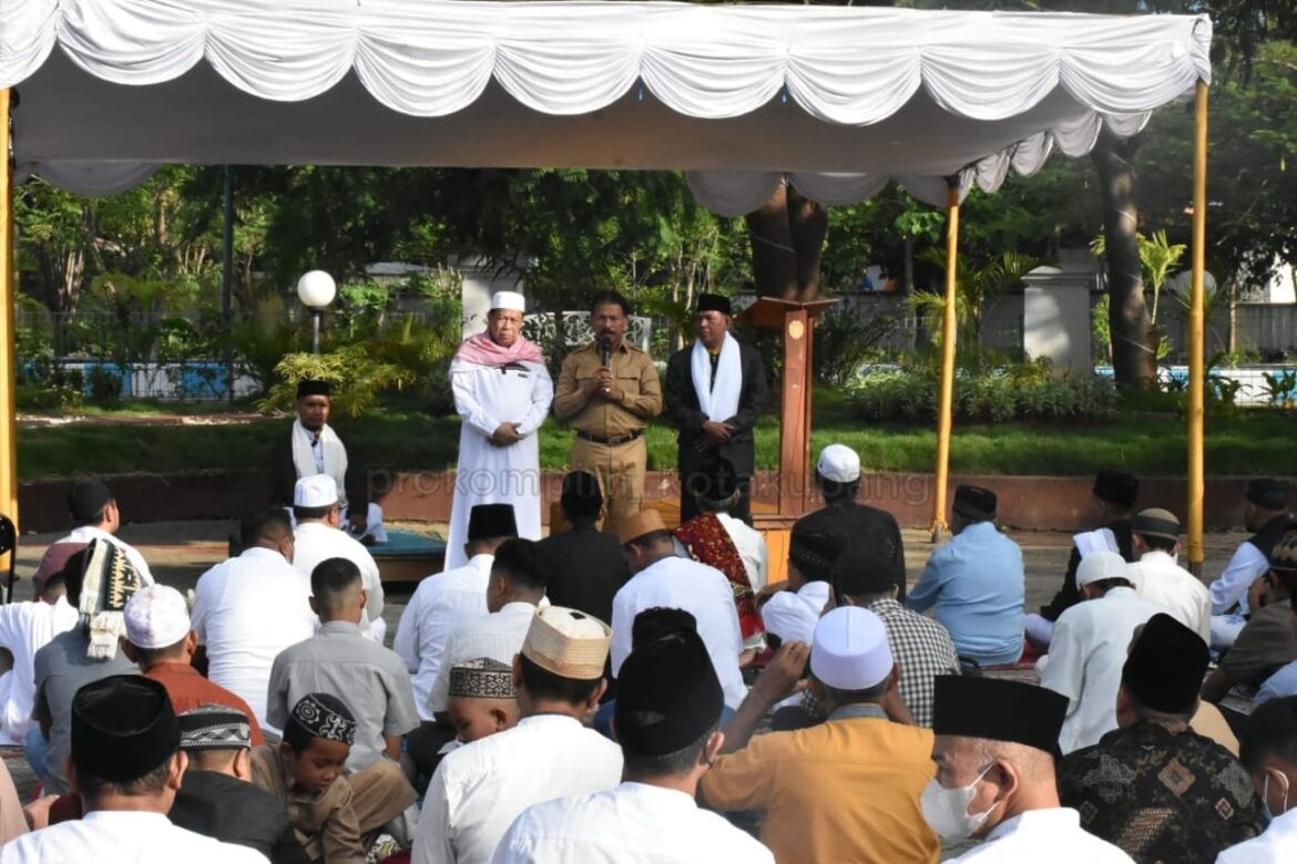 Penjabat Wali Kota Ajak Umat Muslim Terus Bergandengan Tangan Bangun Kota Kupang