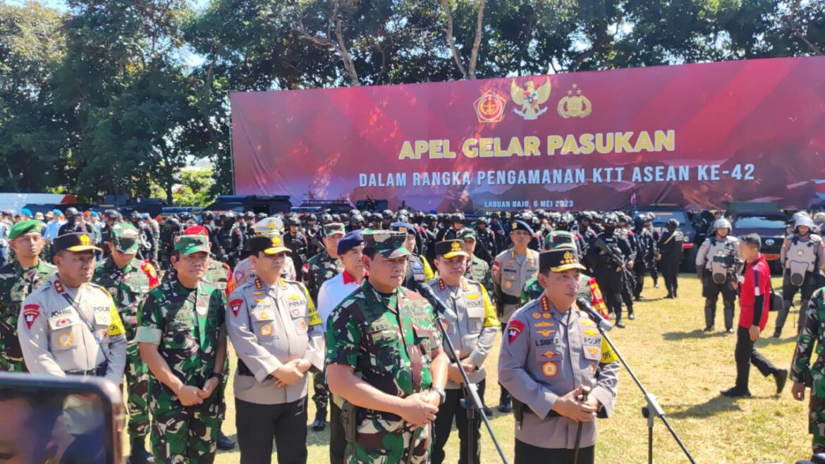 Panglima TNI Pimpin Apel Gelar Pasukan Pengamanan KTT ke 42 Asean di NTT