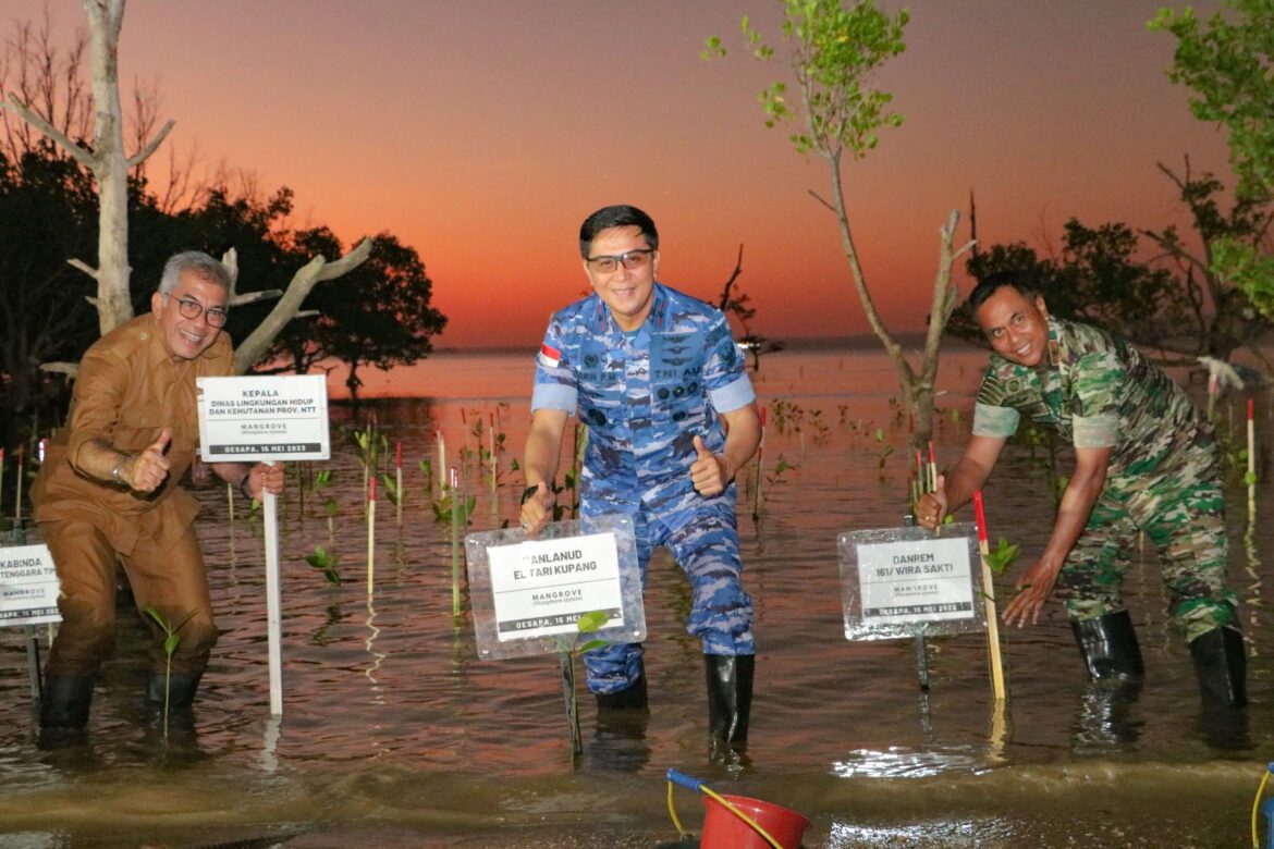 Lanud El Tari Ikuti Penanaman Mangrove Nasional Secara Serentak