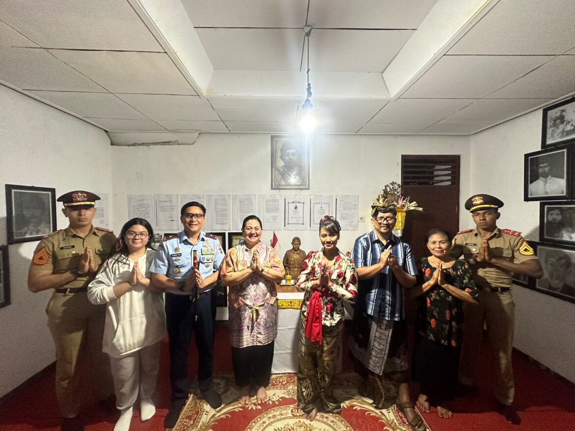 Anjangsana Danlanud El Tari Ke Cucu Pahlawan Nasional I Gusti Ngurah Rai