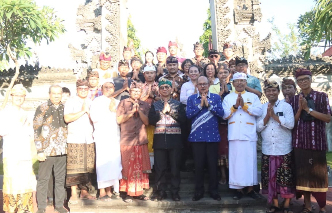 Penjabat Gubernur NTT Temui Tokoh Agama Hindu dan Budha di Kupang