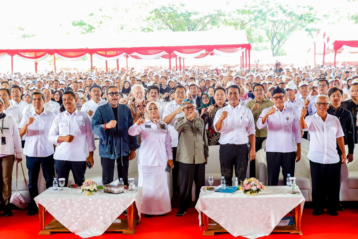 Ribuan Petani dan Penyuluh Hadir di Soreang, Simak Komentar Mentan Amran