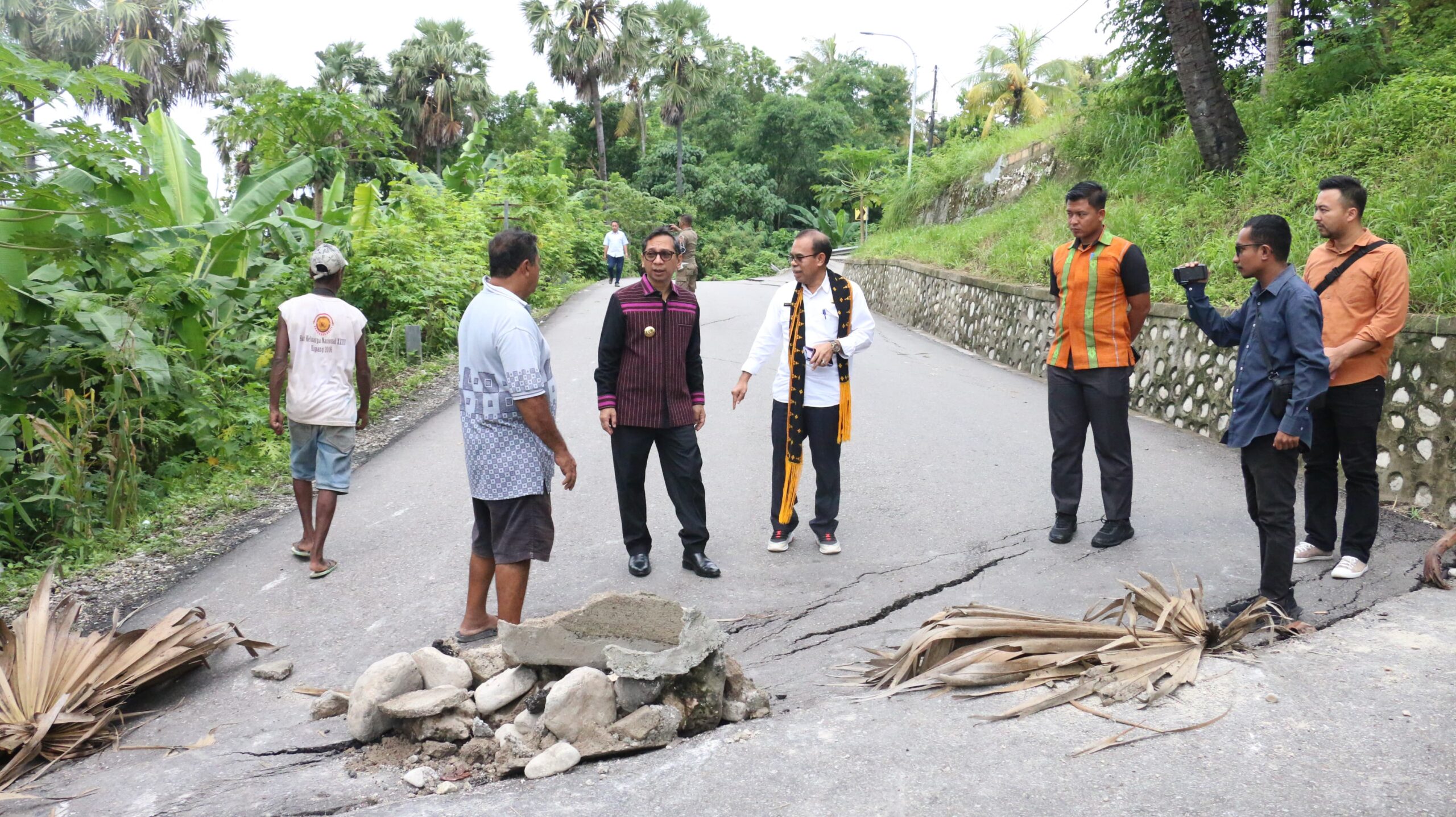 Penjabat Gubernur NTT Tinjau Lokasi Dampak Cuaca Ekstrem di Kota Kupang