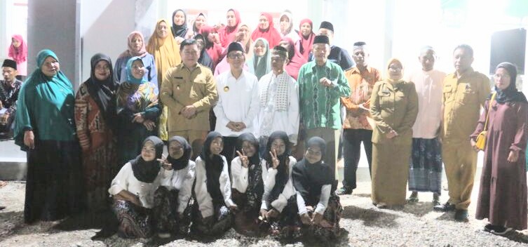 Pj. Gubernur NTT Bukber di Masjid Al Muhajirin Oeteta, Kabupaten Kupang