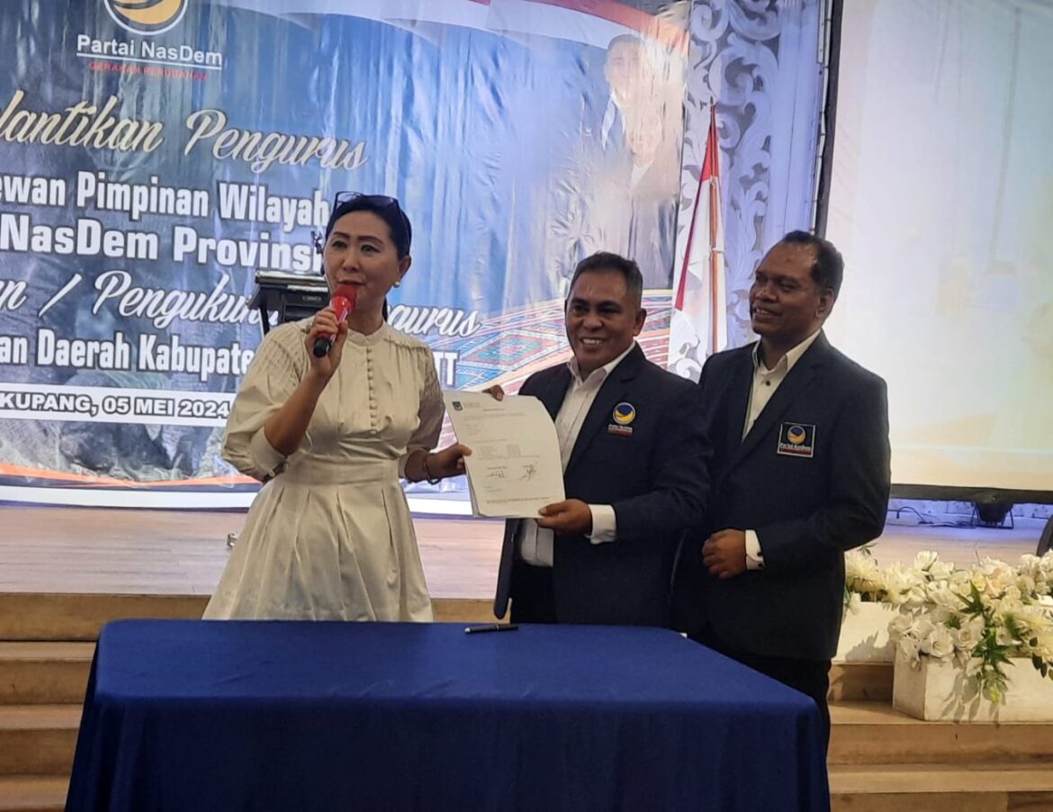 Dapat Amanah dari DPW NasDem NTT Bunda Julie Siap Maju di Pilgub NTT 2024