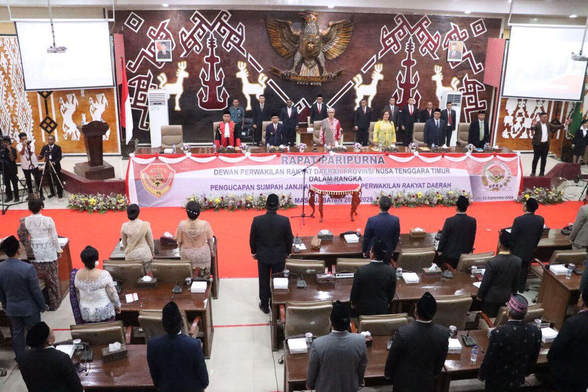 65 Anggota DPRD NTT Periode 2024-2029 Resmi Dilantik, Penjabat Gubernur NTT Sampaikan Pesan Mendagri