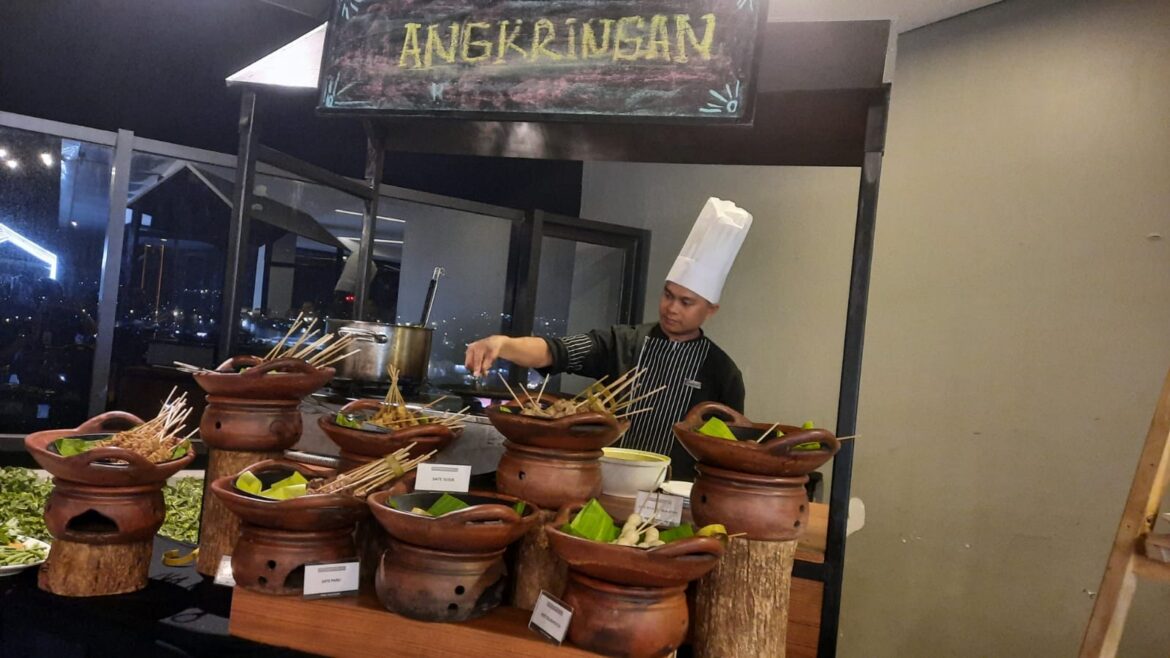 Harper Kupang Hadirkan Angkringan, Konsep Baru Kuliner Tradisional